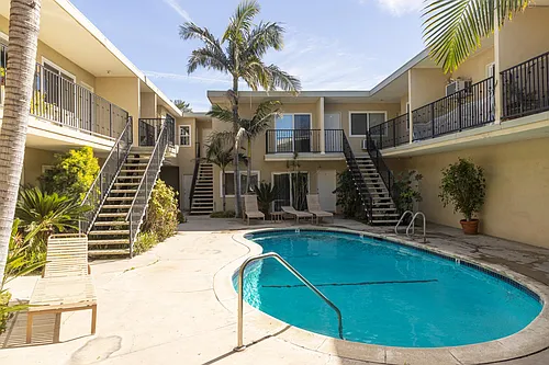 8740 Owensmouth Ave #2 Photo 1