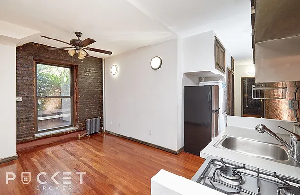 Rented by PocketBroker Inc | media 20