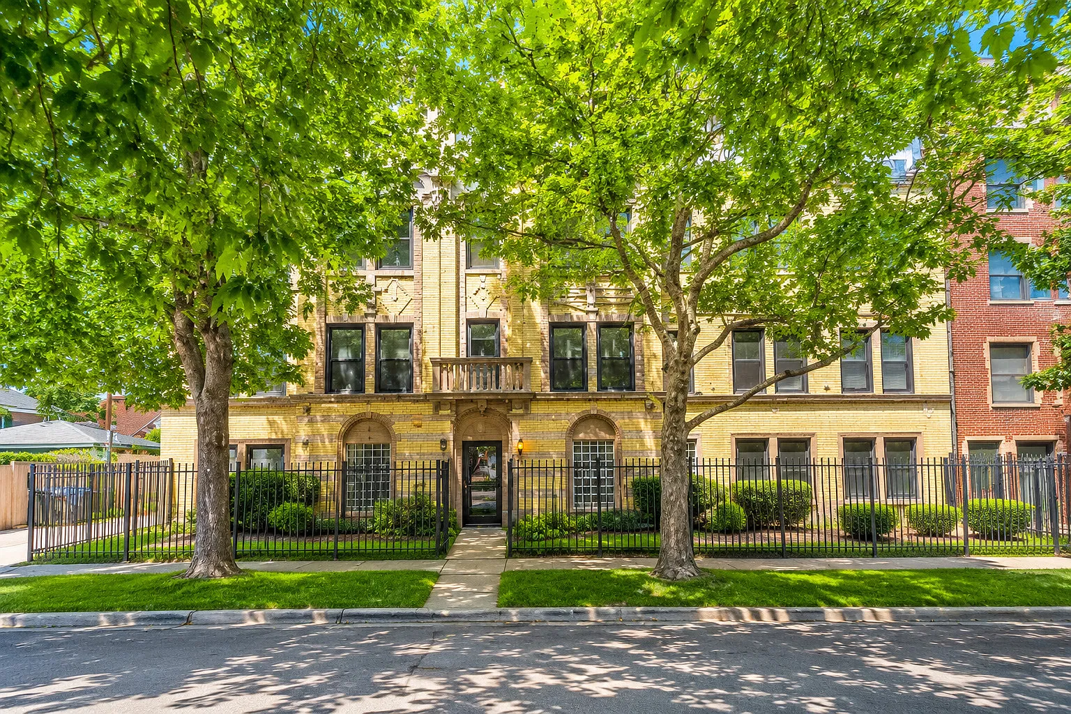 1 bed, 700 sqft, $1,050 — Photo 1