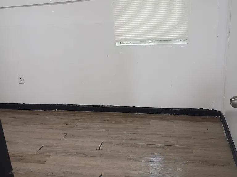 252 Renner St — Photo 2