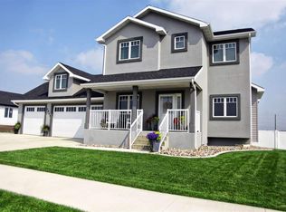 2017 35th Ave SE, Minot, ND 58701
