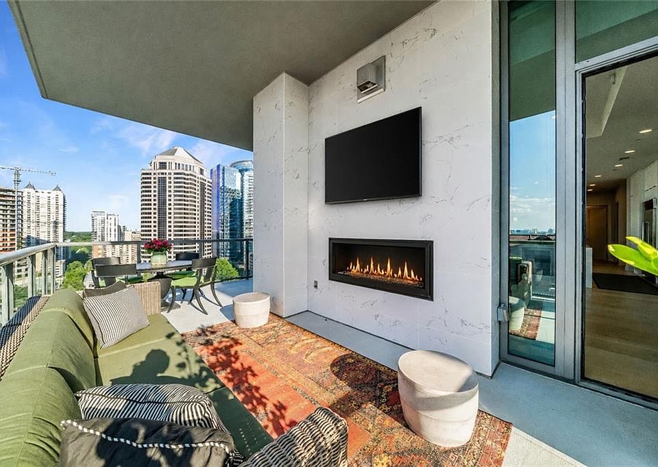 1st image of 40 12th St NE #1603