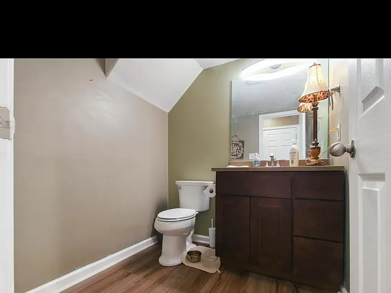 102 Cornwallis Dr — Photo 6