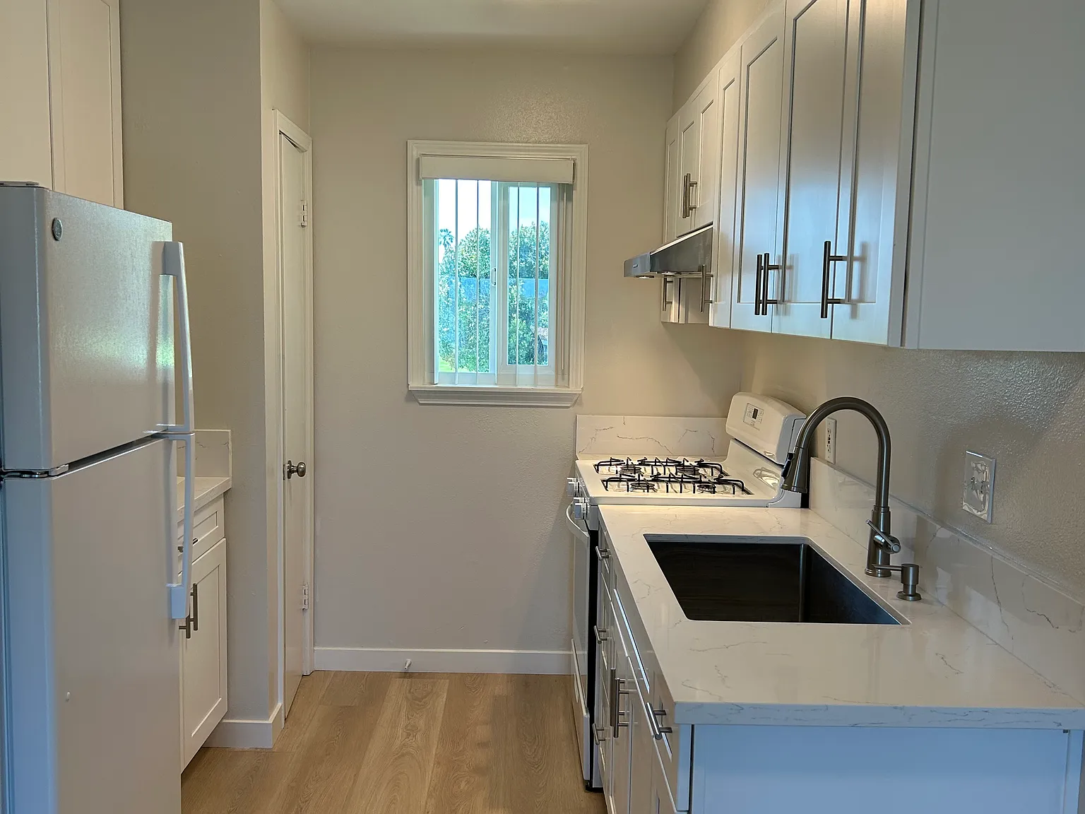 2 bed, $2,550 — Photo 2