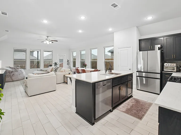1517 Pegasus Dr — Photo 6