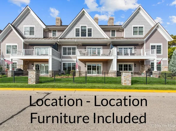 274 3rd Ave, Fontana, WI 53125