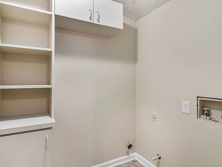 6124 Dana Ct — Photo 8