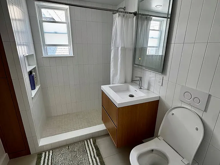 15 Lonsdale St #2 — Photo 4
