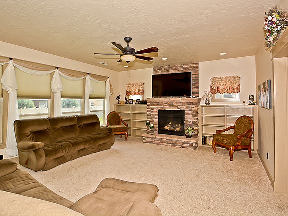 Spacious Living Room