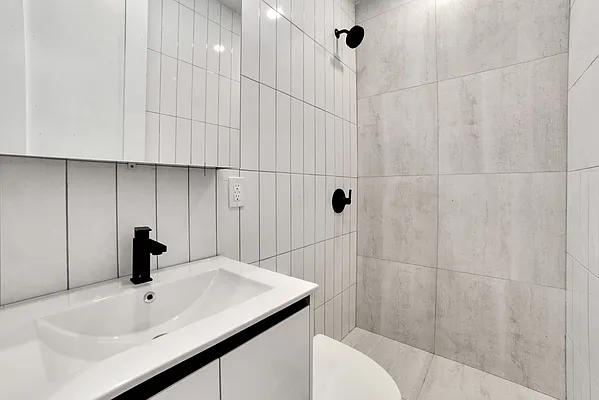 Rented by Empire City Real Estate LLC | media 33