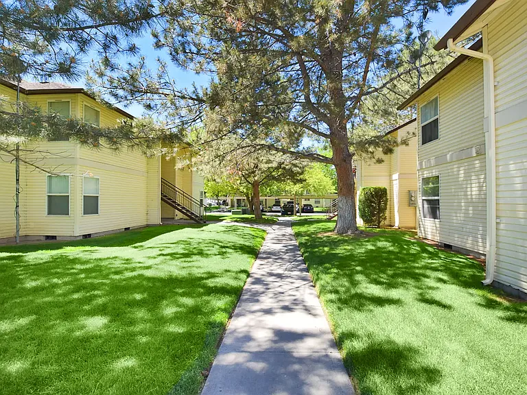 Fawnbrook Apartments — Photo 1