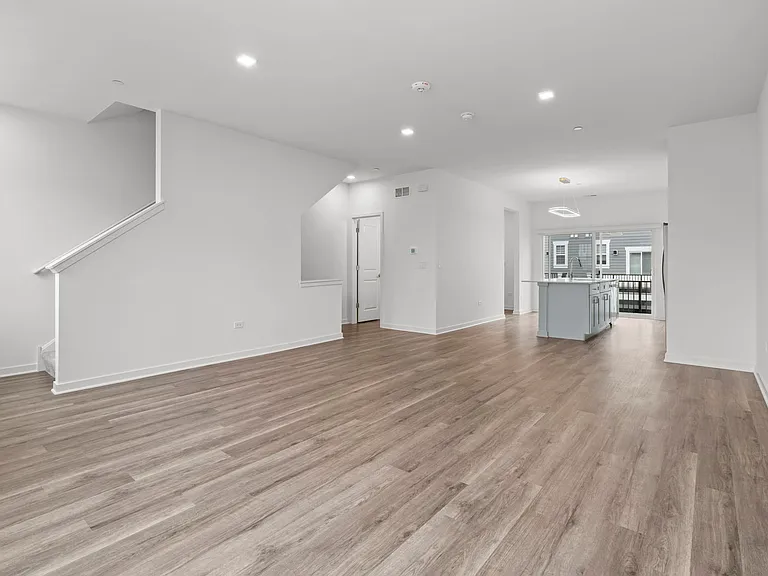 103 Crystal Lake Ave #D — Photo 8