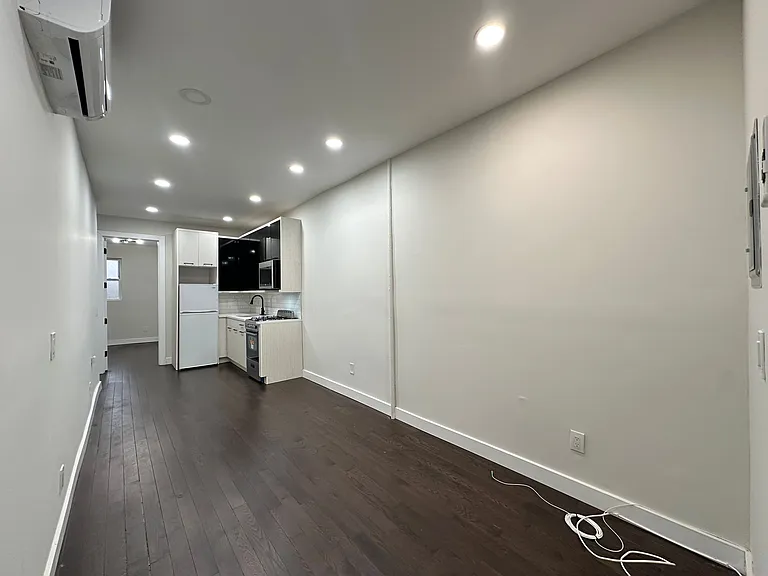 50 Jordan Ave #19E — Photo 5