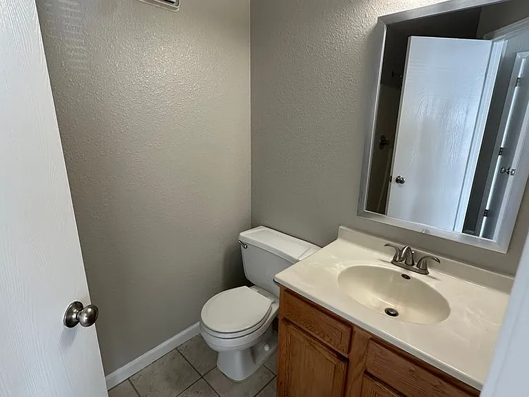 Coral Club Apartments — Photo 34