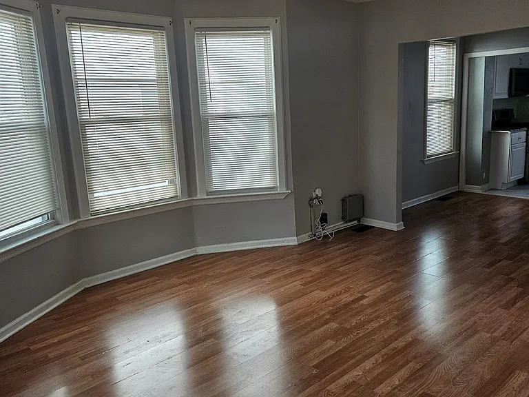 127 Dalton St — Photo 3
