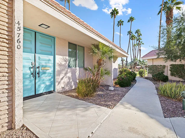 ONE LEVEL LUXURY CONDOMINIUM