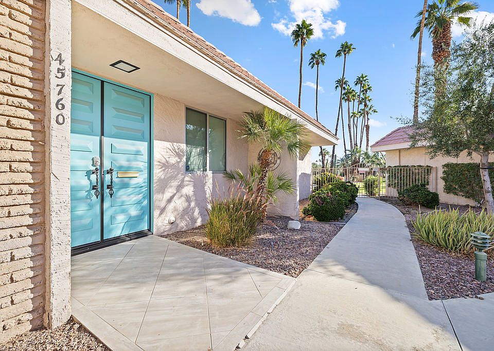 ONE LEVEL LUXURY CONDOMINIUM