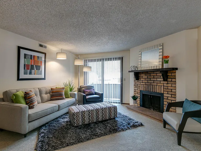 2000 College Heights Rd — Photo 4