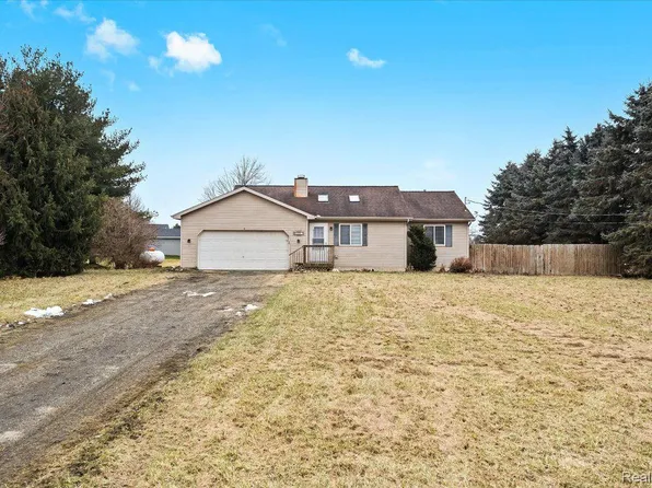 5301 Hogback Rd, Fowlerville, MI 48836