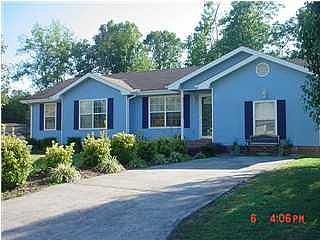 1st image of 64 Willow Dr