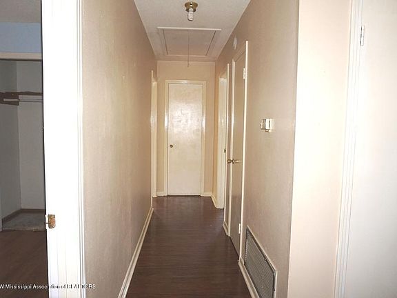 5th image of 107 Melody Ln