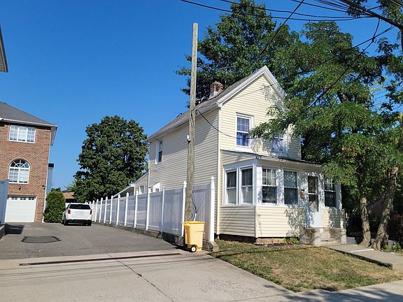 3rd image of 183 Yetman Ave