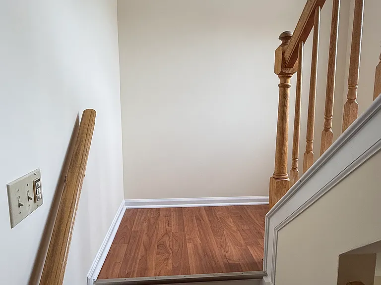1079 Roseberry Ct — Photo 15