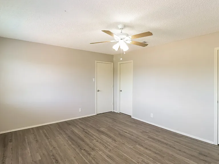4803 Glen Valley Dr — Photo 9