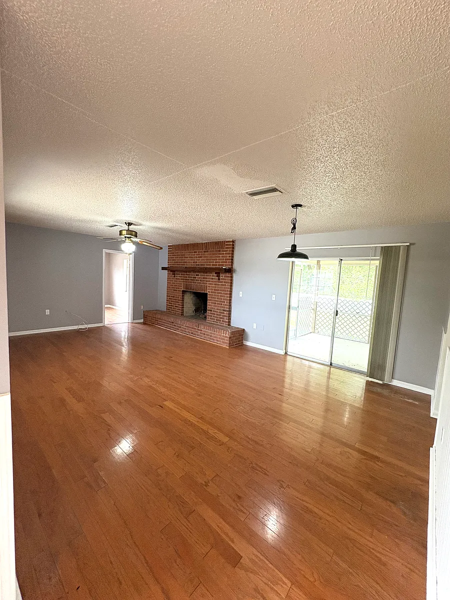 FullSizeRender_04132026 - 15013 SW 35th Avenue Rd