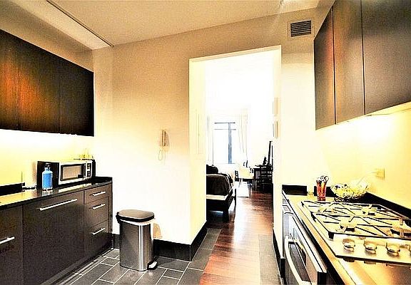 3rd image of 40 Broad St APT 16G