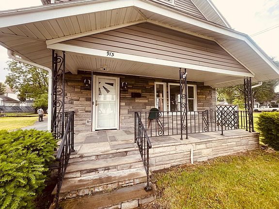 4th image of 915 Magee St