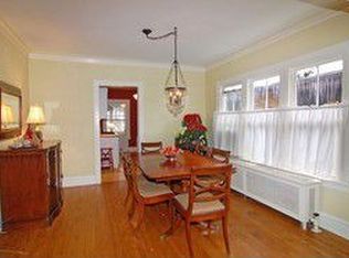 2153 Hartrey Ave, Evanston, IL 60201