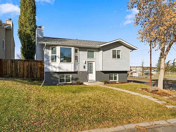2nd image of 112 S Macewan Meadow Cres NW