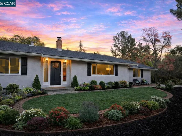 8 Cherry Hills Ct, Lafayette, CA 94549