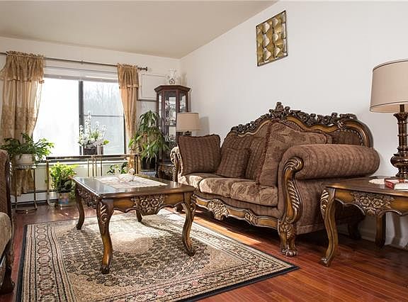 4th image of 9 Heritage Dr Unit E