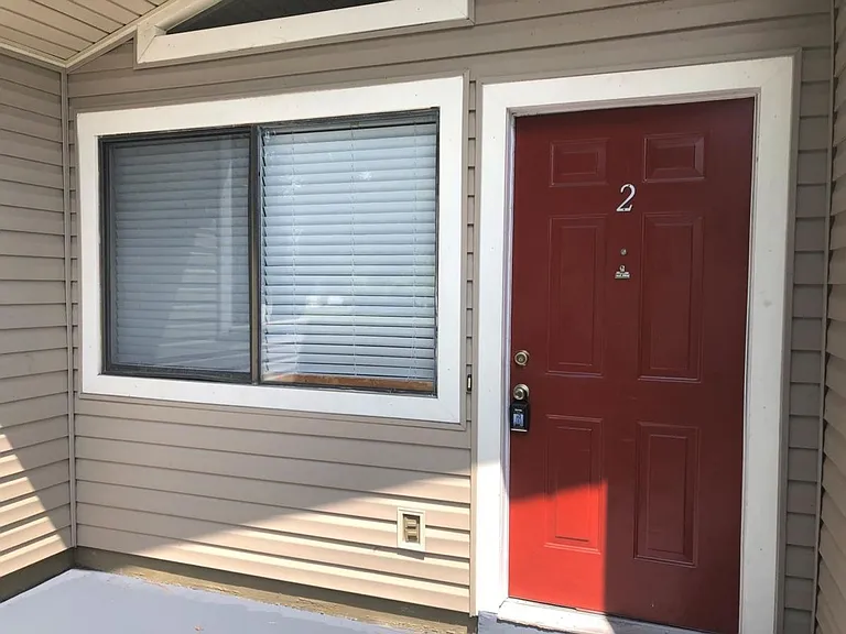 Radcliff Court Apartments — Photo 20