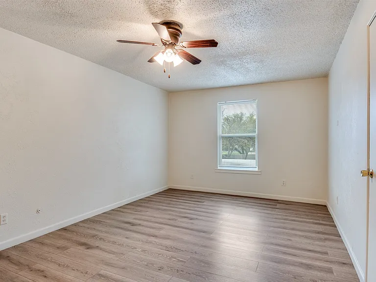11348 McCree Rd — Photo 6