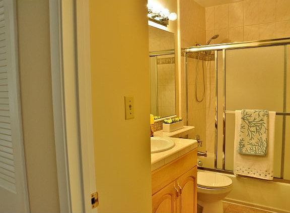 5th image of 1066 Norfolk Dr