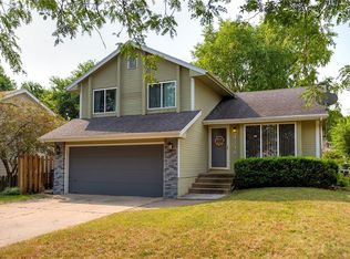 4718 Bel Aire Rd, Des Moines, IA 50310