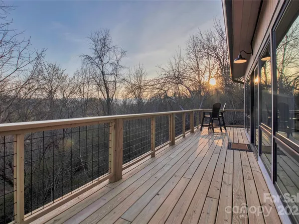 32 Sams Rd, Marshall, NC 28753