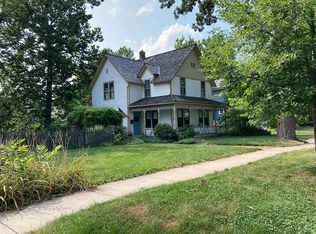 4820 Linscott Ave, Downers Grove, IL 60515