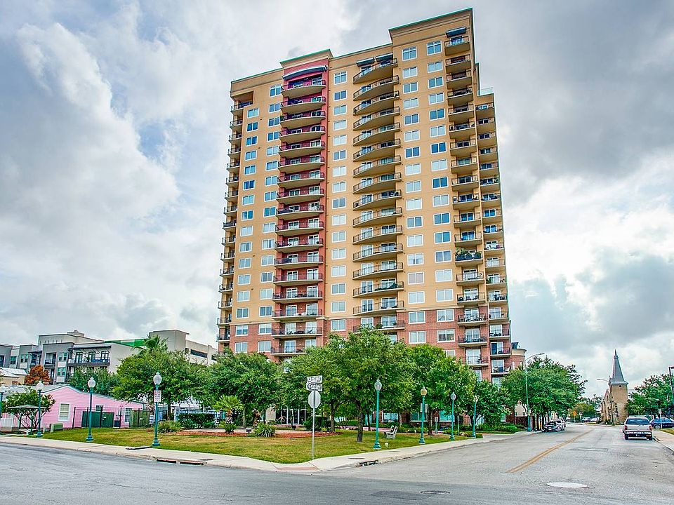 1st image of 215 North Ctr