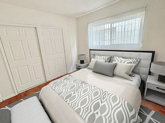 Bedroom
Vertualy staged