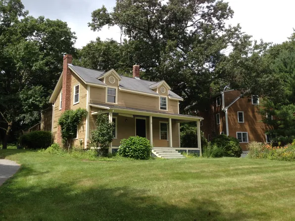 12 Bicentennial Dr, Lexington, MA 02421