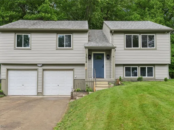 1676 Eisenhower Dr, Brunswick, OH 44212