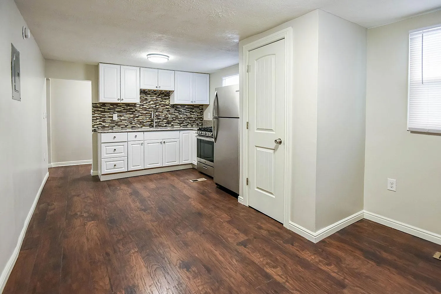 2 bed, 600 sqft, $1,300 — Photo 2