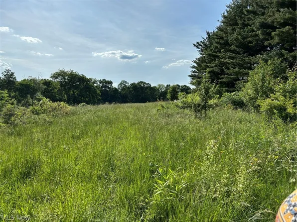 McGlade School Rd, Dresden, OH 43821