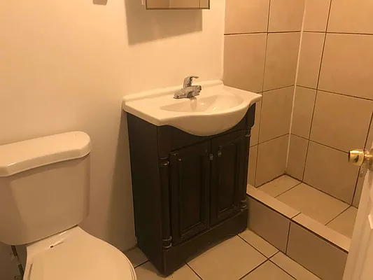 Rented by Nooklyn NYC LLC | media 19