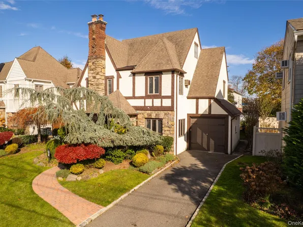 99 Durland Road, Lynbrook, NY 11563