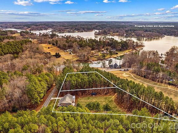 2nd image of 106 Dayvault Cut Rd